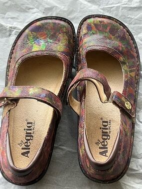 ALEGRIA BY PG LITE MARY Jane Floral Printed Comfort Shoe - Multicolor Metallic